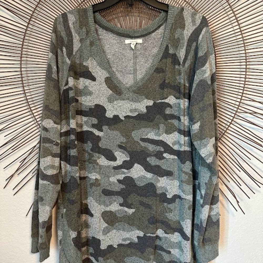 Maurices Camo Sweater. Size XL